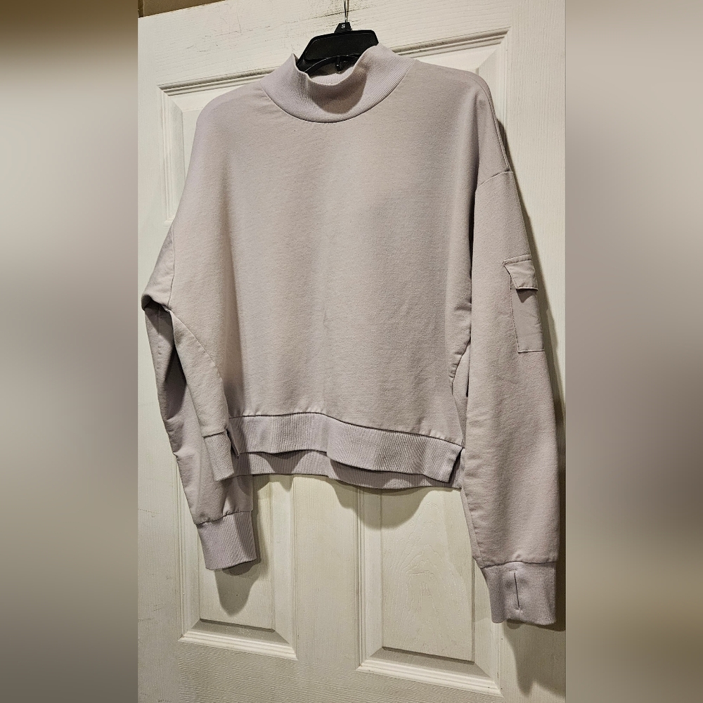 ALL IN MOTION CROP HOODIE